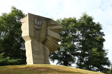 Pomnik poległych polskich żołnierzy w&nbsp;Crostwitz; autor -&nbsp;Julian Nyča