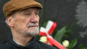 Miniatura: "Bez względu na konsekwencje". Macierewicz...