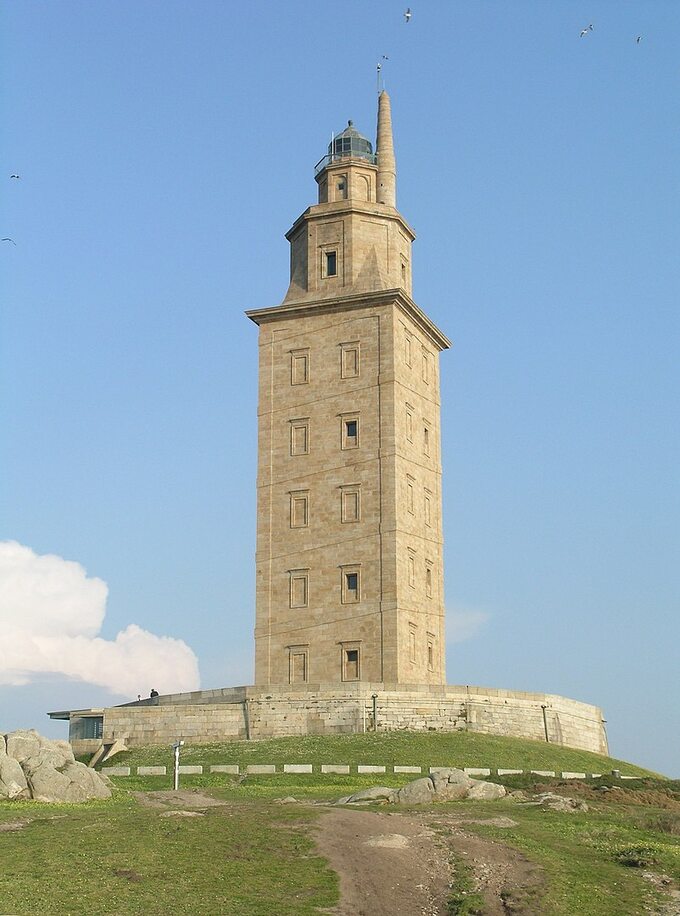 Wieża Herkulesa z czasów rzymskich