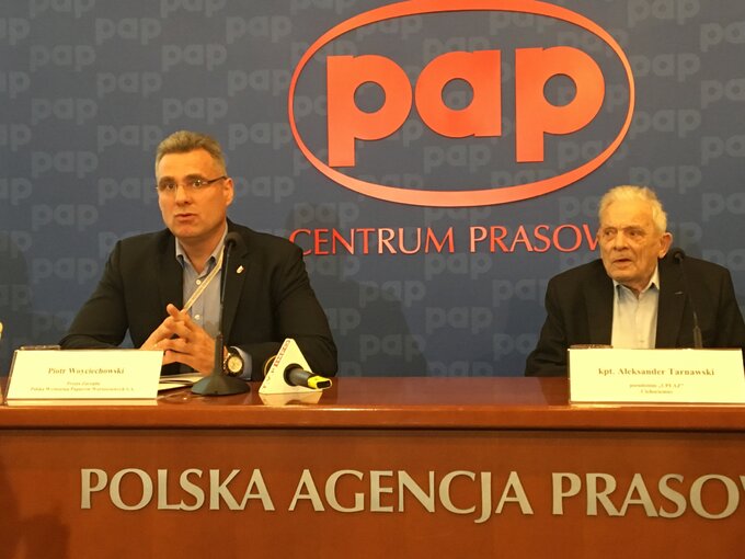 Piotr Woyciechowski (prezes PWPW) i&nbsp;kpt. Aleksander Tarnawski