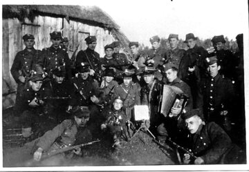 Żołnierze oddziału &bdquo;Groźnego&rdquo; jesienią 1945&nbsp;r.
