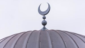 Miniatura: Francja zamyka kolejny meczet. Imam...