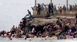 Miniatura: Będzie drugi szturm na Ceutę? Migranci...