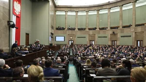 Miniatura: Sondaż: Poparcie dla PiS i KO topnieje....