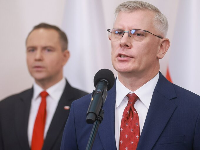 Prezydent RP Karol Nawrocki (L) i&nbsp;szef Biura Bezpieczeństwa Narodowego Sławomir Cenckiewicz (P)