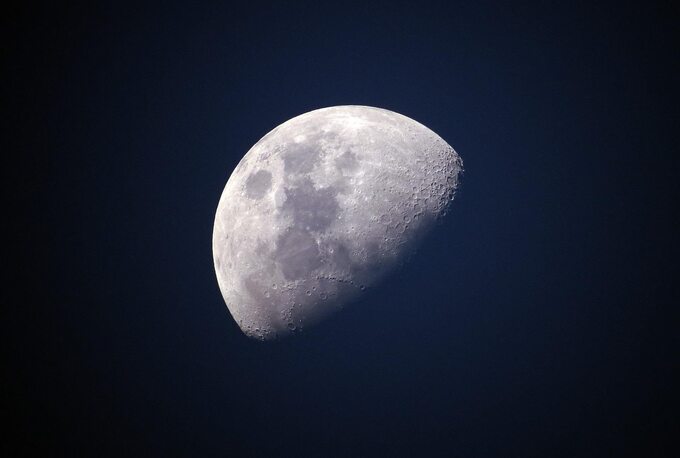 Księżyc. Zdjęcie ilustracyjne