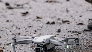 Miniatura: W Trzebieniu spadł dron wojskowy. Sprawę...
