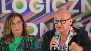 Miniatura: Kamiński przeprasza i wysyła kwiaty...