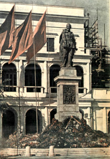 Pomnik Feliksa Dzierżyńskiego w&nbsp;Warszawie. Zdjęcie z&nbsp;1951 roku