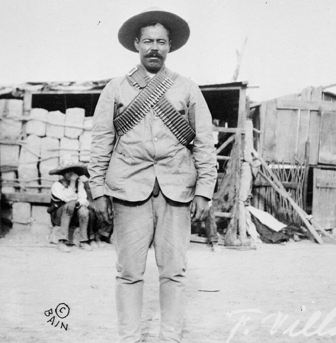 Pancho Villa (zdjęcie zrobione między 1910 a 1915 r.)