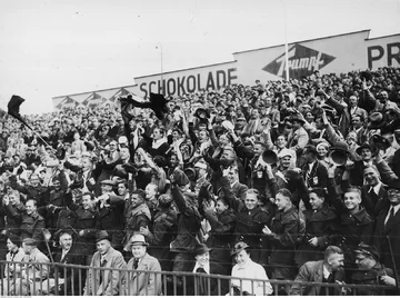 Z kim polska reprezentacja rozegrała pierwszy mecz międzypaństwowy po odzyskaniu niepodległości?