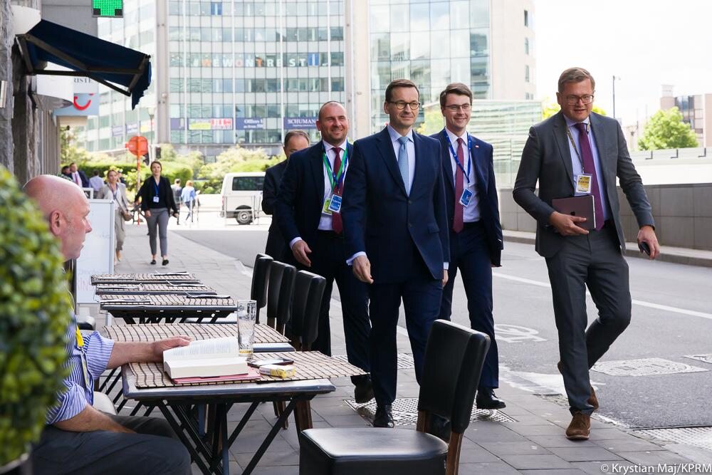 Premier Morawiecki z ministrami w Brukseli premier Morawiecki na szczycie UE