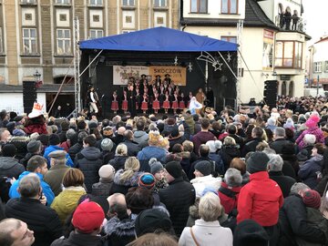Prezydent Andrzej Duda wraz z małżonką Agatą Kornhauser-Dudą uczestniczą w IV Orszaku Trzech Króli, z okazji Święta Objawienia Pańskiego w Skoczowie 