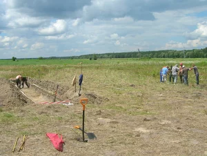 Miniatura: Pogrzeb na Wołyniu. Pochówek ofiar UPA