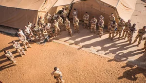 Miniatura: Francja stara się utrzymać obecność w...