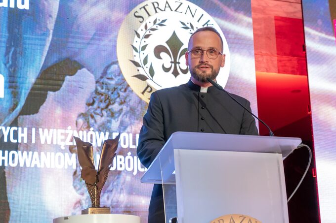 Ks. Tomasz Trzaska, laureat nagrody specjalnej portalu DoRzeczy.pl