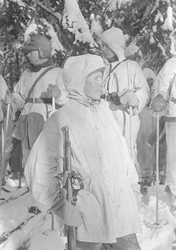 Fiński strzelec wyborowy Simo H&auml;yh&auml;