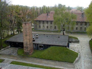 Częściowo odbudowane krematorium w&nbsp;byłym obozie Auschwitz I