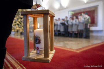 Betlejemskie Światło Pokoju w&nbsp;Pałacu Prezydenckim