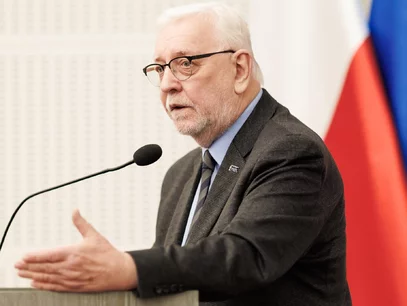 Miniatura: Stępień uderza w Nawrockiego....