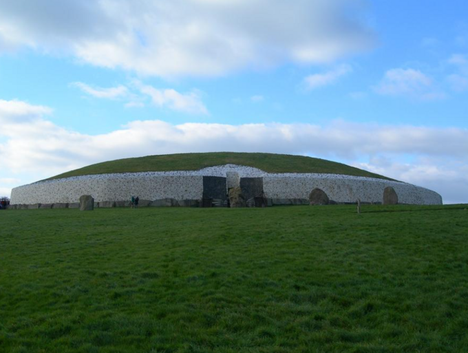 Grób korytarzowy Newgrange, Irlandia