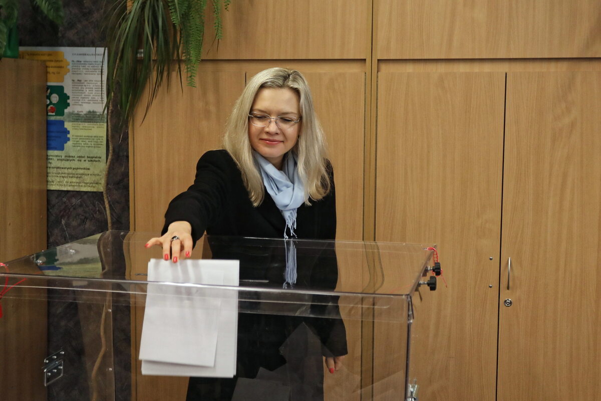 Małgorzata Wassermann podczas głosowania w Krakowie 