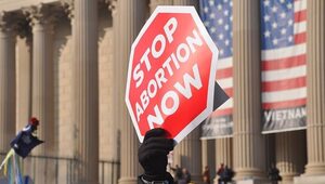 Agresja trwa w USA. Zwolennicy aborcji zaatakowali uczennicę pro-life