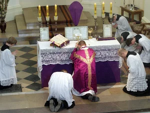 Miniatura: Kto używa św. Piusa V przeciw mszy wszech...