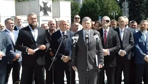Miniatura: Mundurowi na listach KKP Grzegorza Brauna....
