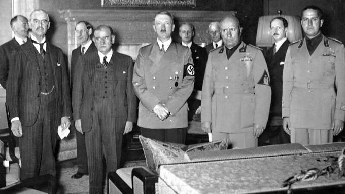 Neville Chamberlain, Édouard Daladier, Adolf Hitler i Benito Mussolini, Galeazzo Ciano. Monachium, 29 września 1938