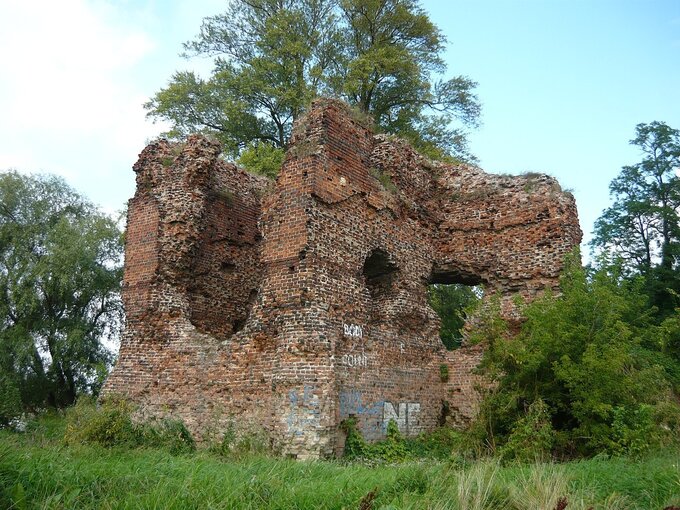 Ruiny zamku w&nbsp;Złotorii