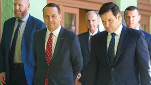 Miniatura: Zamieszanie wokół wizyty w USA. Sikorski...