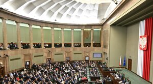 Miniatura: Dwaj koalicjanci KO poza Sejmem. Lider...