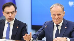 Miniatura: "Lepiej banki niż polskie rodziny". Tusk...