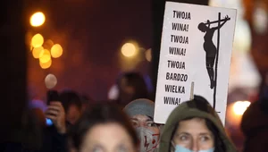 Miniatura: Protestowali w kościele, przerwano mszę....