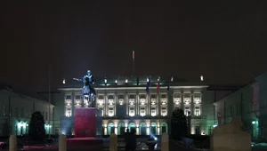 Miniatura: Nawrocki już w Polsce. Nocna narada z...