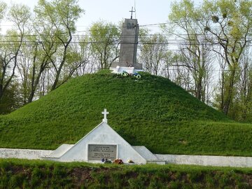 Pomnik polskich bohater&oacute;w bitwy pod&nbsp;Zadw&oacute;rzem z&nbsp;sierpnia 1920 roku