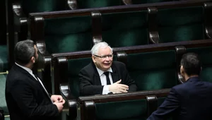 Miniatura: PiS balansuje na granicy samodzielnej...