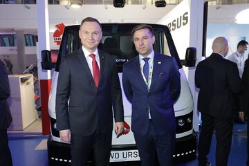 Kongres 590. Prezydent Andrzej Duda na stoisku Ursusa 