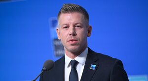 Miniatura: Węgry nie dostarczą Ukrainie broni. Magyar...