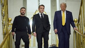 Miniatura: Poufna rozmowa. Zastanawiające reakcje...