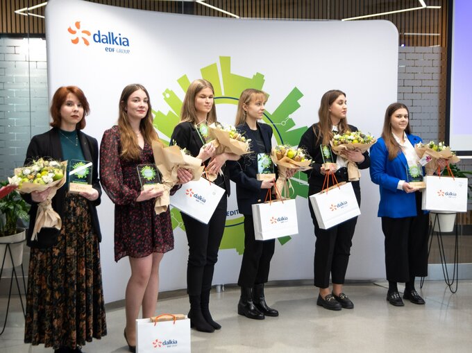 Laureatki WEIT2023_od lewej Aleksandra Hudek AGH, Anna Komenda AGH, Urszula Derkacz PH, Agnieszka Gierz PW, Justyna Łaskawska AGH, Magdalena Przewoźniak AGH