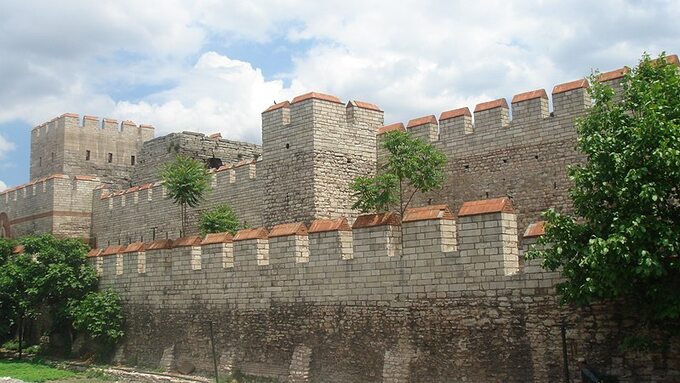 Mury Teodozjusza, Konstantynopol (dziś Stambuł)