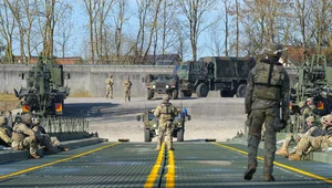 Miniatura: Trump rozważa wycofanie wojsk USA z...