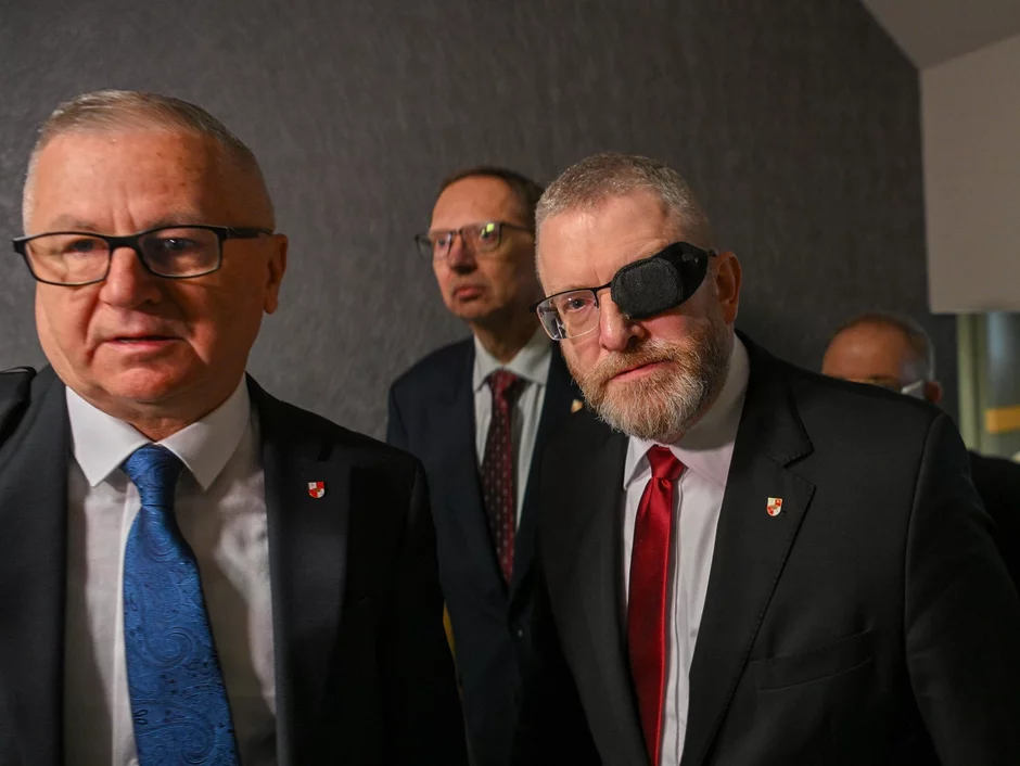 Miniatura: Awantura w Sejmie. "Braun właśnie pokazał,...