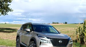 Miniatura: Nissan X-Trail e-POWER 4WD