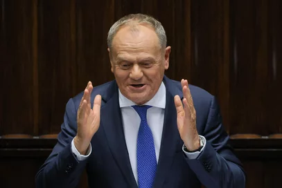 Miniatura: "Januszku, nie przynoś tych kwiatów". Tusk...