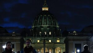 Miniatura: Watykan: Modlitwy przy zwłokach Benedykta XVI