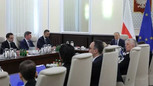 Miniatura: Obniżka VAT i akcyzy na paliwo. Tusk i...