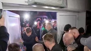 Miniatura: Awantura przed wejściem na debatę...